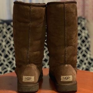 Women’s size 7 brown UGG boots